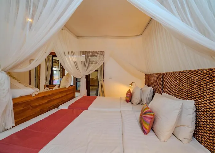 Evelyne, Luxury Villa, Fully Staffed, Seminyak