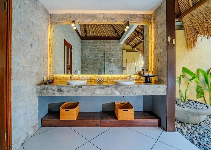 Evelyne, Luxury Villa, Fully Staffed, * Seminyak