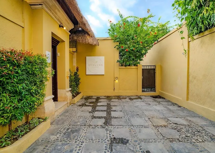 Evelyne, Luxury Villa, Fully Staffed, Villa *