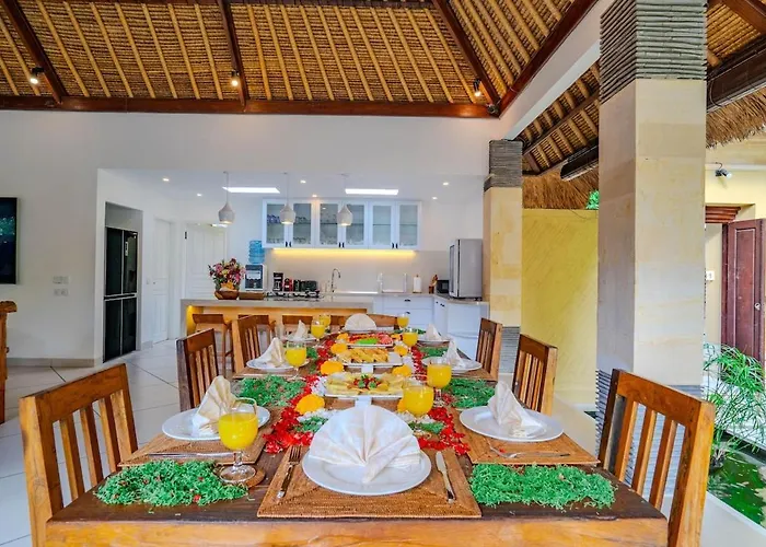 Evelyne, Luxury Villa, Fully Staffed, *