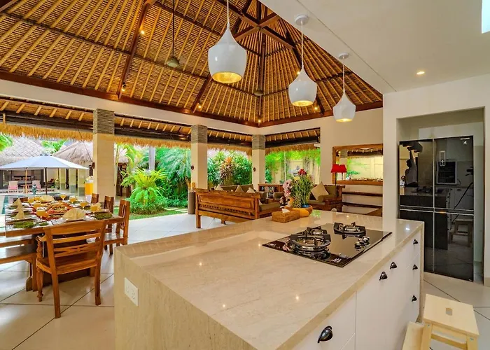 Villa Evelyne, Luxury Villa, Fully Staffed, Seminyak