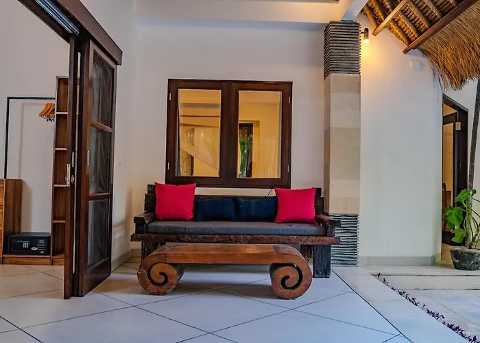 Villa Evelyne, Luxury Villa, Fully Staffed, *