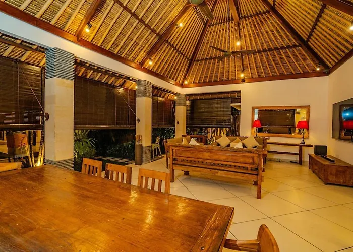 Villa Evelyne, Luxury Villa, Fully Staffed,