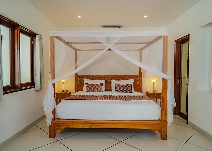 Villa Evelyne, Luxury Villa, Fully Staffed, *