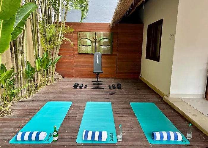 Evelyne, Luxury Villa, Fully Staffed, Villa